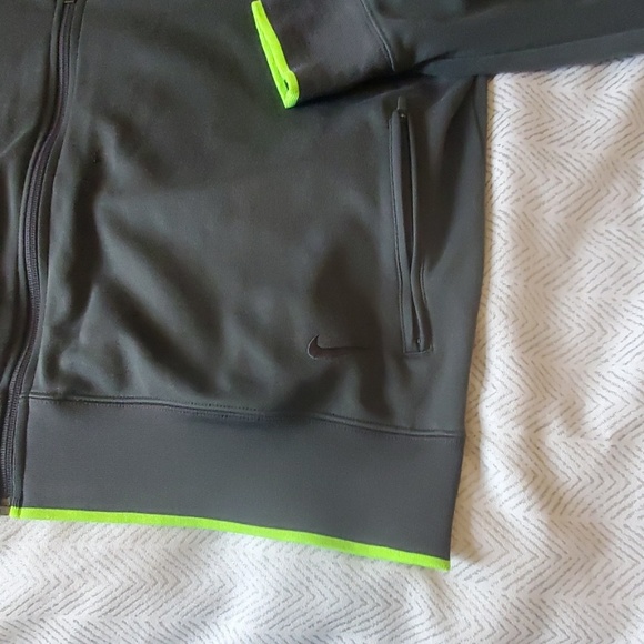 Nike Men's Jacket - Picture 2 of 4